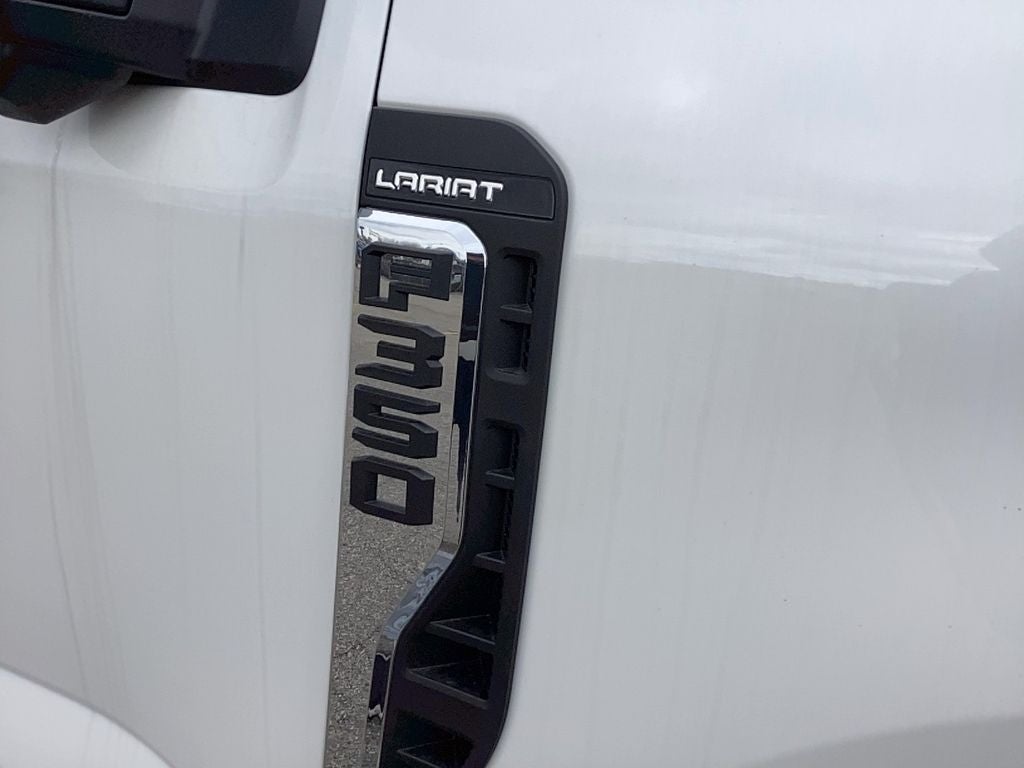 2025 Ford Super Duty F-350 SRW F-350® Lariat®