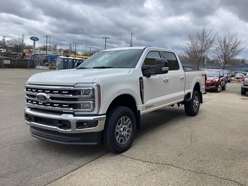 2025 Ford Super Duty F-350 SRW F-350® Lariat®