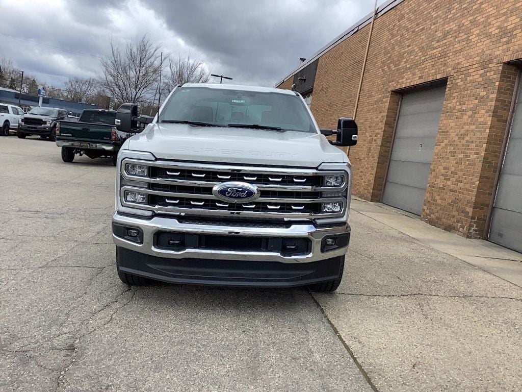 2025 Ford Super Duty F-350 SRW F-350® Lariat®