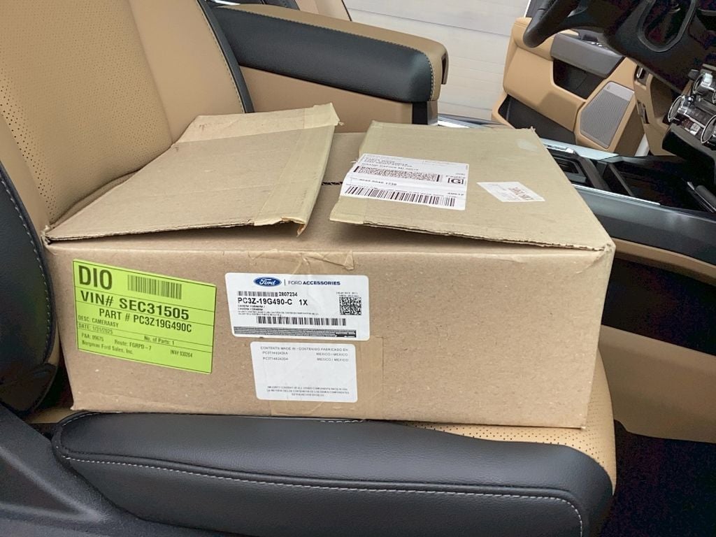 2025 Ford Super Duty F-350 SRW F-350® Lariat®