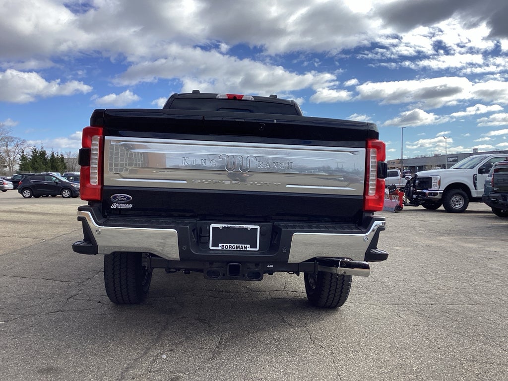 2026 Ford Super Duty F-350 SRW F-350® King Ranch®