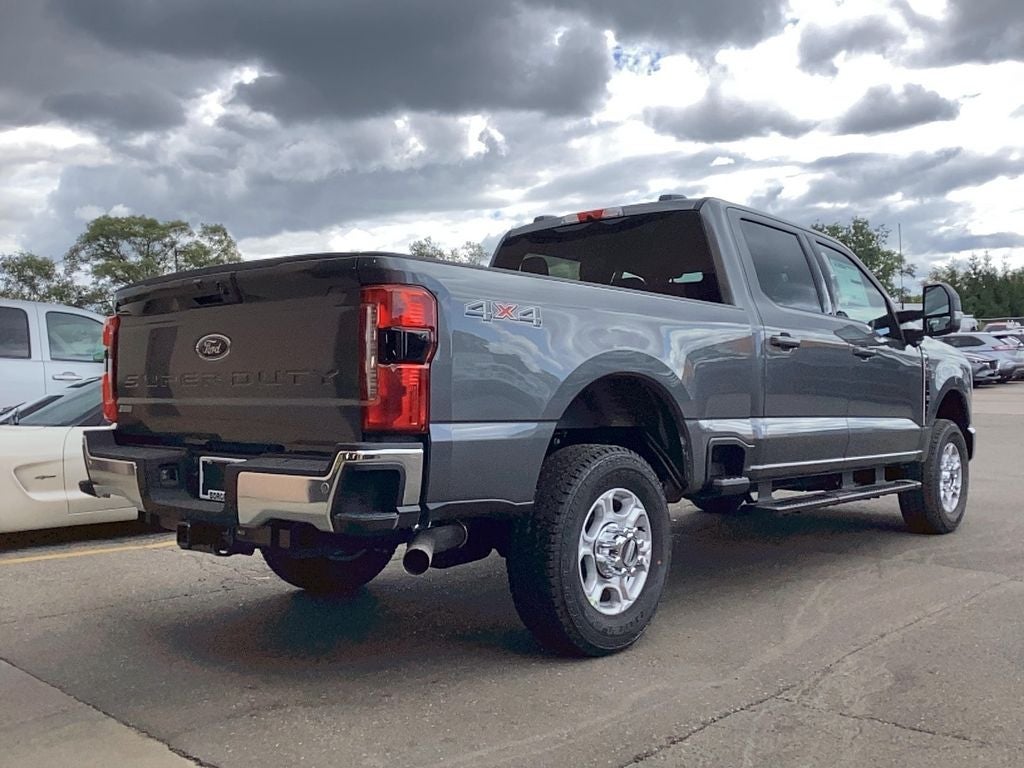 2026 Ford Super Duty F-350 SRW F-350® XLT