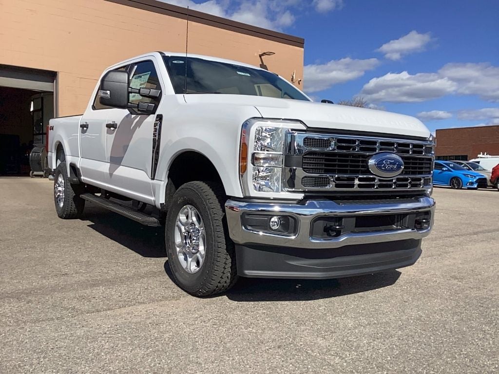 2026 Ford Super Duty F-350 SRW F-350® XLT