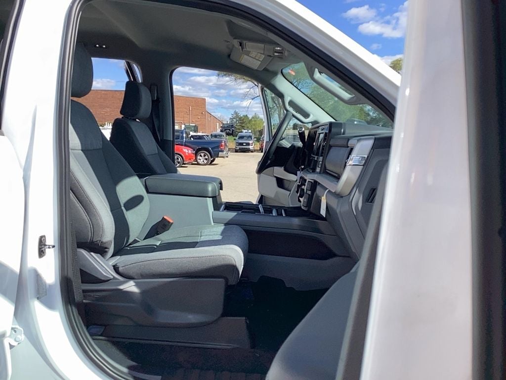 2026 Ford Super Duty F-350 SRW F-350® XLT