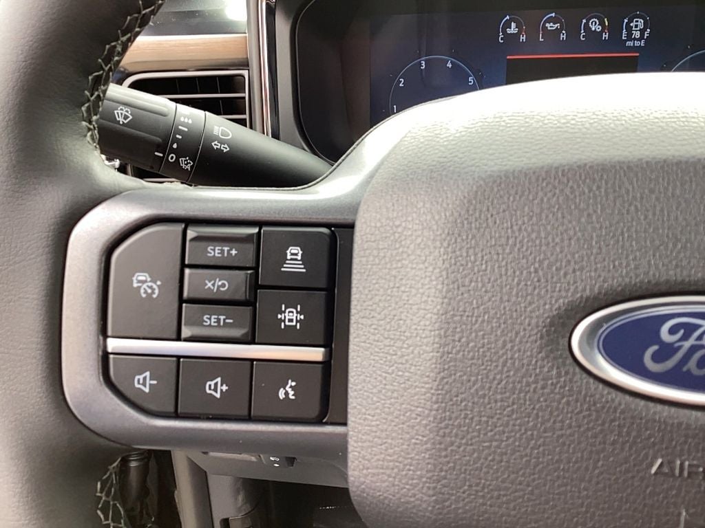 2026 Ford Super Duty F-350 SRW F-350® Lariat®