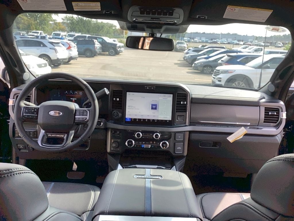 2025 Ford Super Duty F-350 SRW F-350® Platinum®