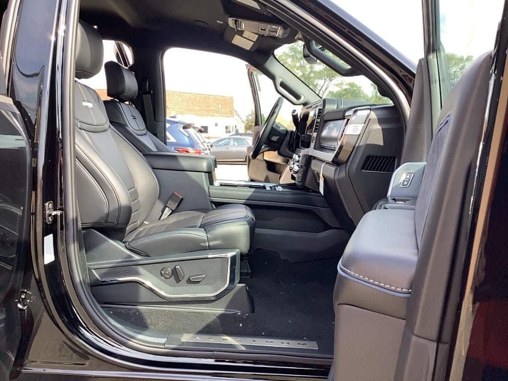 2025 Ford Super Duty F-350 SRW F-350® Platinum®