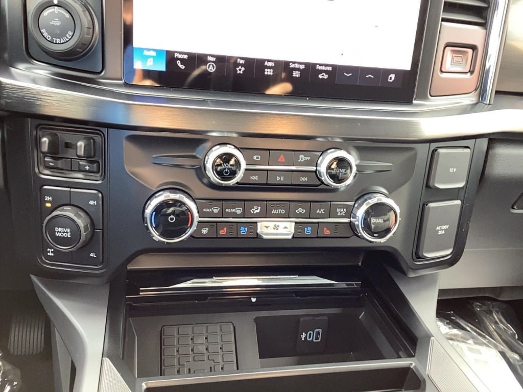 2026 Ford Super Duty F-350 SRW F-350® Lariat®