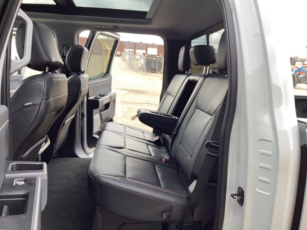 2025 Ford Super Duty F-350 SRW F-350® Lariat®