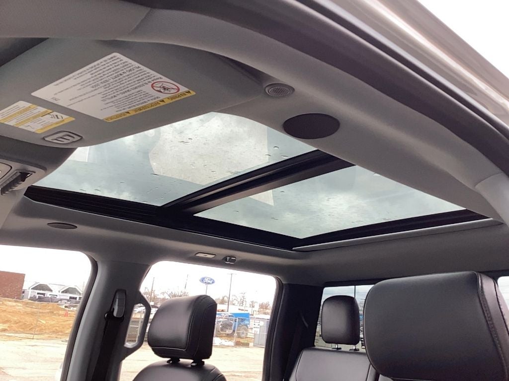 2025 Ford Super Duty F-350 SRW F-350® Lariat®