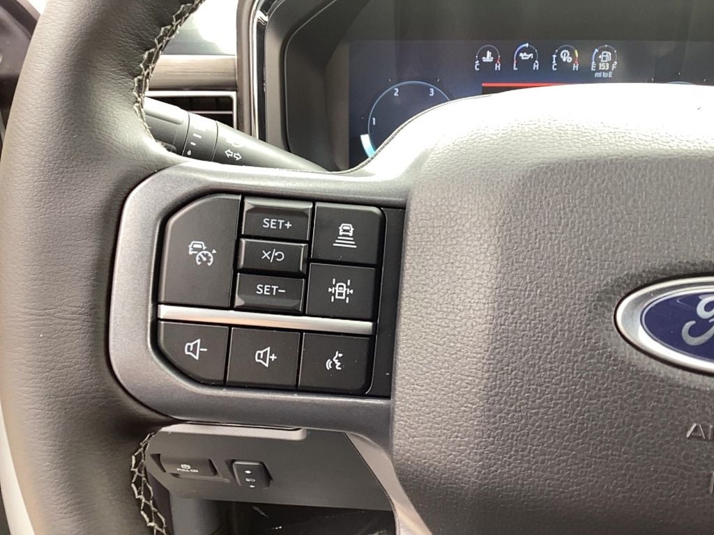 2025 Ford Super Duty F-350 SRW F-350® Lariat®