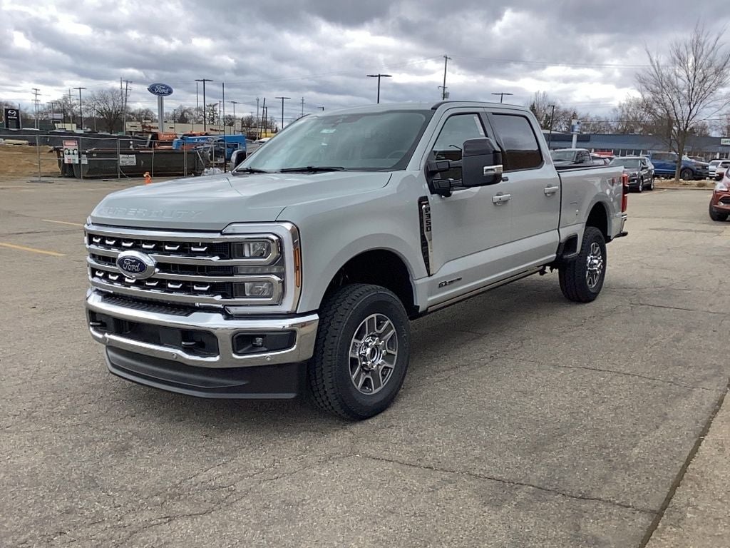 2025 Ford Super Duty F-350 SRW F-350® Lariat®