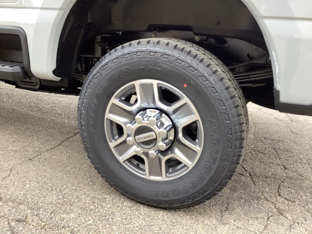 2025 Ford Super Duty F-350 SRW F-350® Lariat®