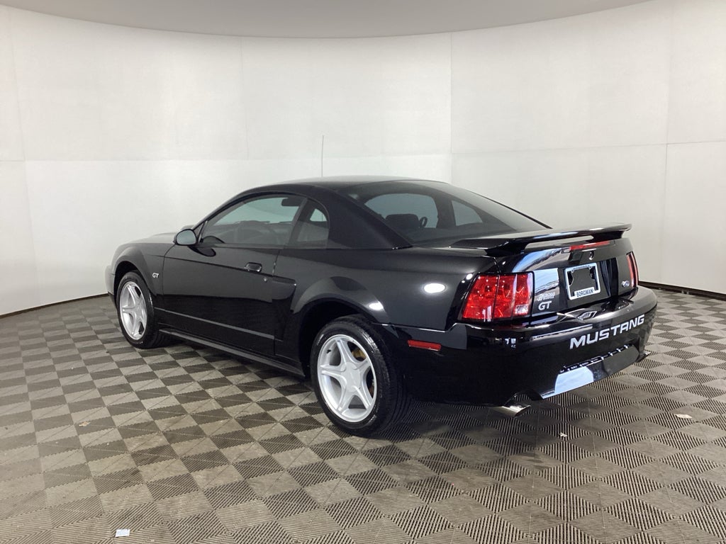 2001 Ford Mustang GT Deluxe