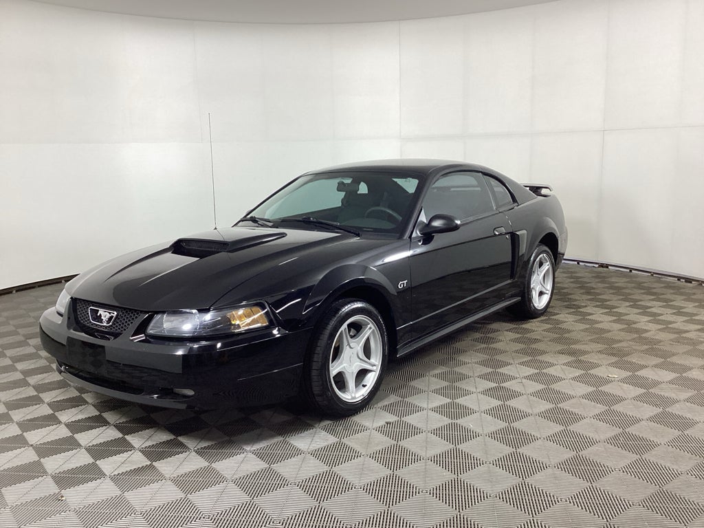 2001 Ford Mustang GT Deluxe