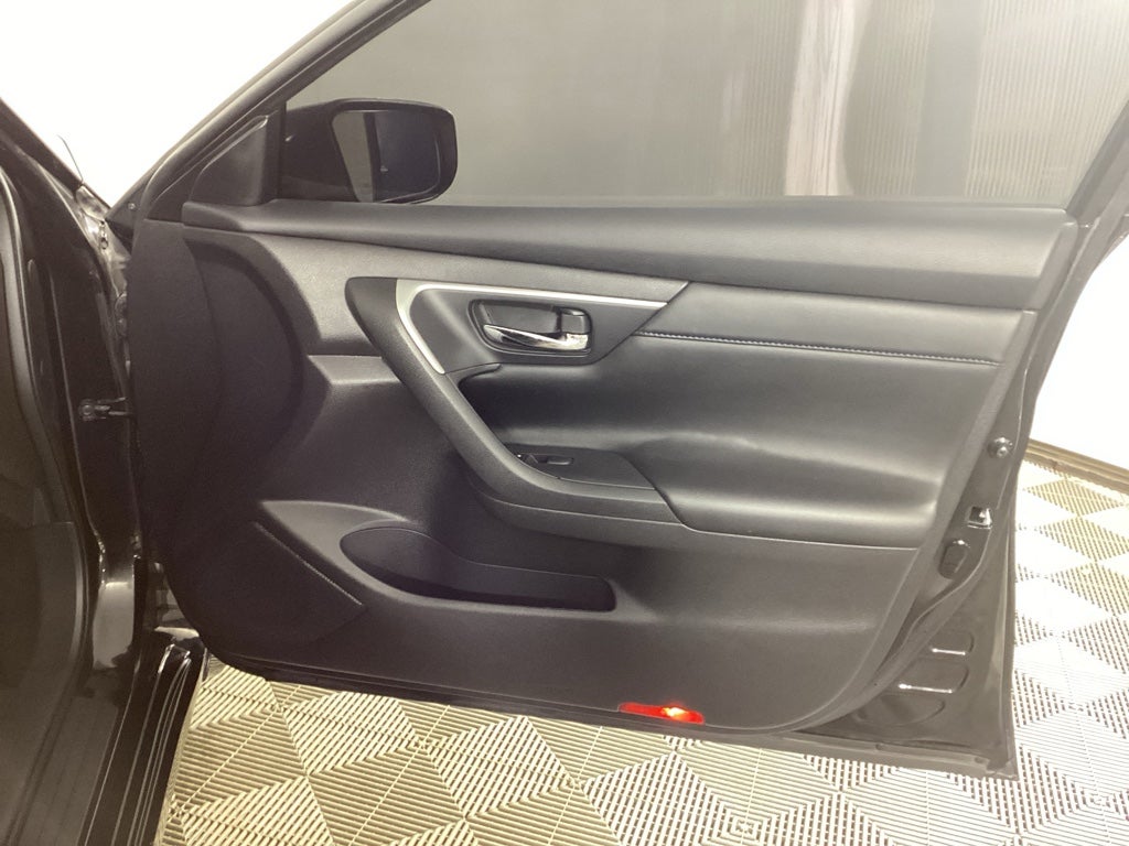 2016 Nissan Altima 2.5 SR