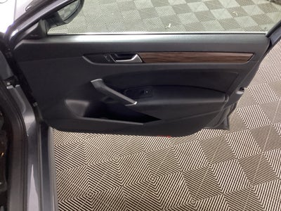 2022 Volkswagen Passat 2.0T Limited Edition