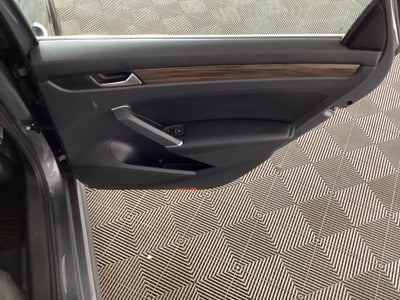 2022 Volkswagen Passat 2.0T Limited Edition