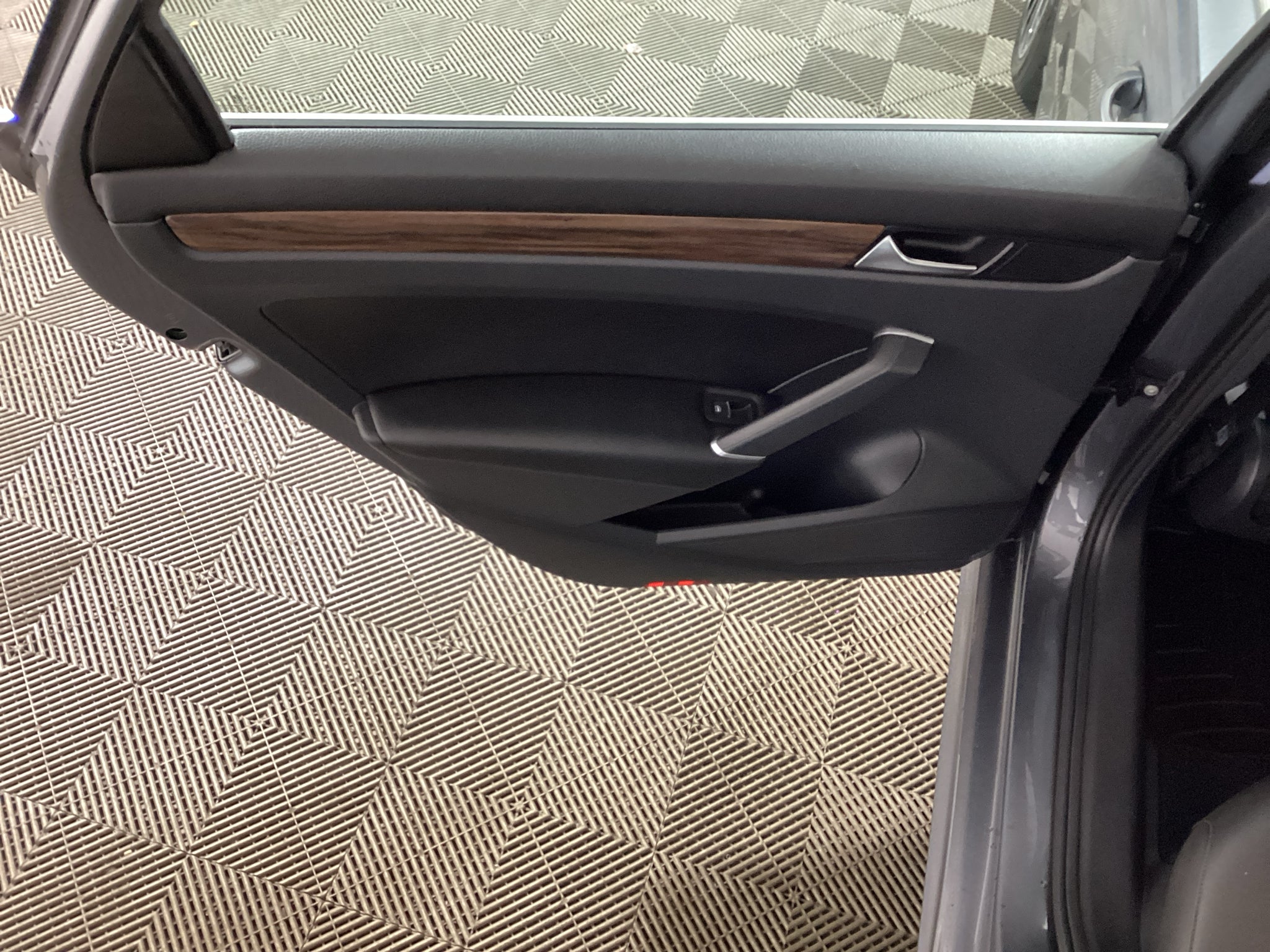 2022 Volkswagen Passat 2.0T Limited Edition