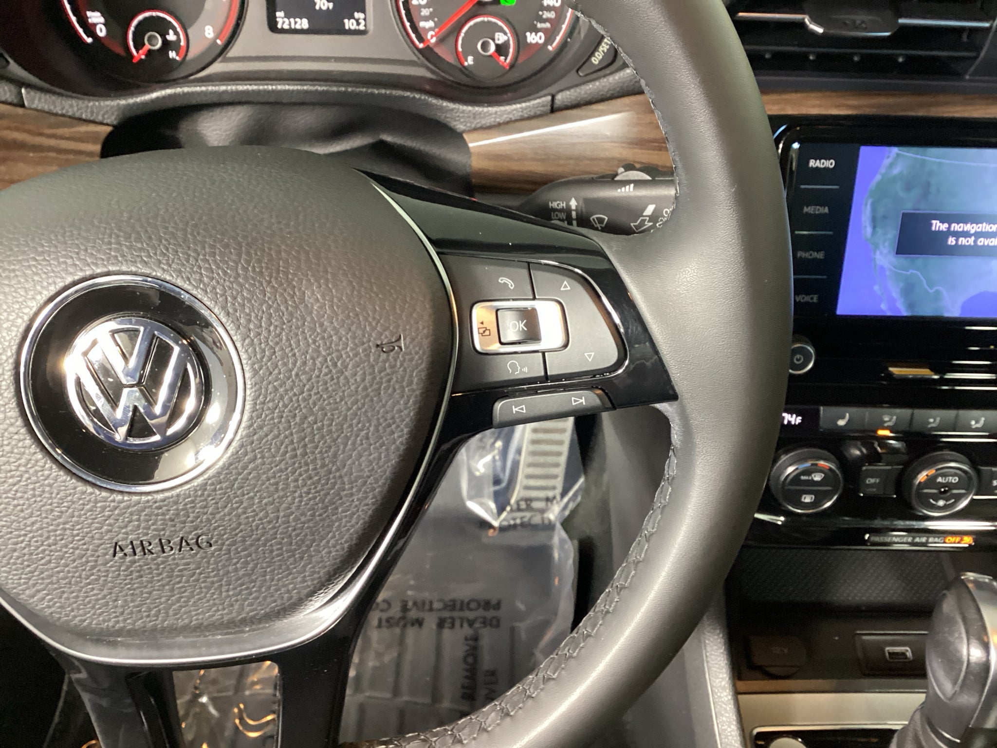 2022 Volkswagen Passat 2.0T Limited Edition