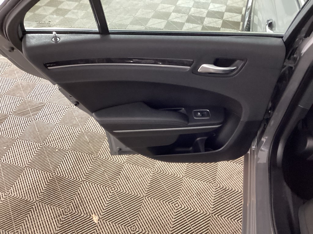 2018 Chrysler 300C Limited