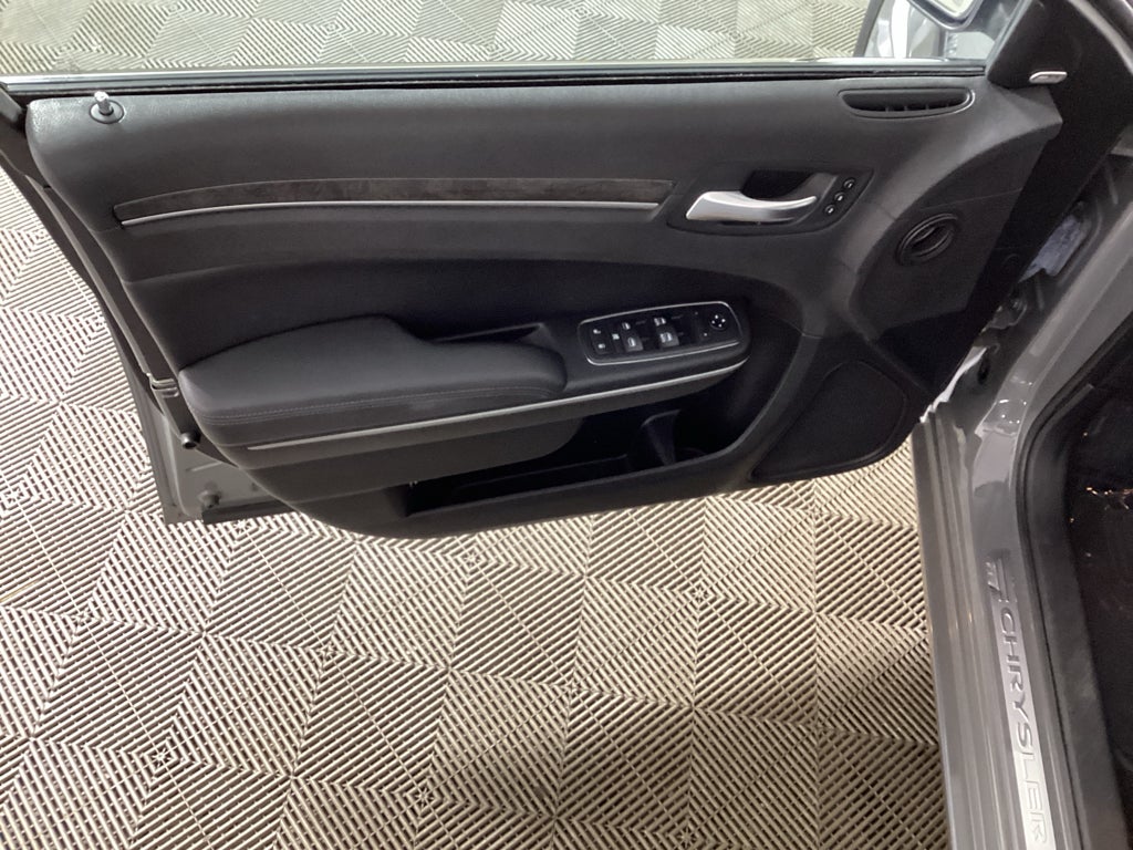 2018 Chrysler 300C Limited