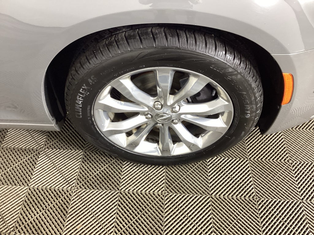 2018 Chrysler 300C Limited