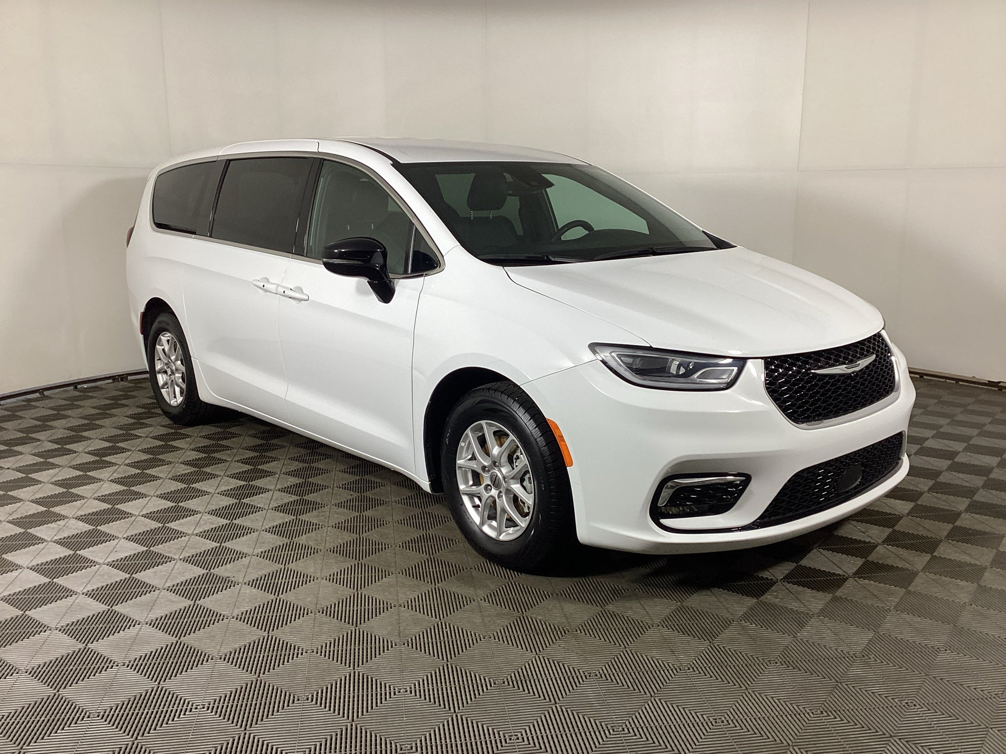 2025 Chrysler Pacifica