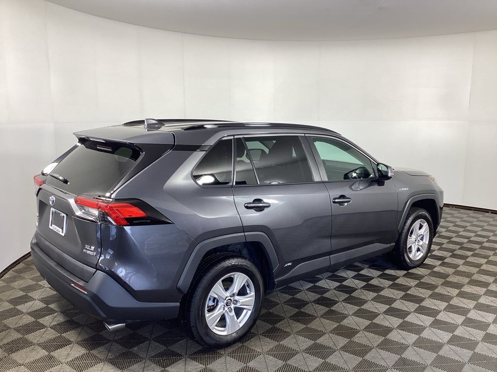 2020 Toyota RAV4 Hybrid XLE