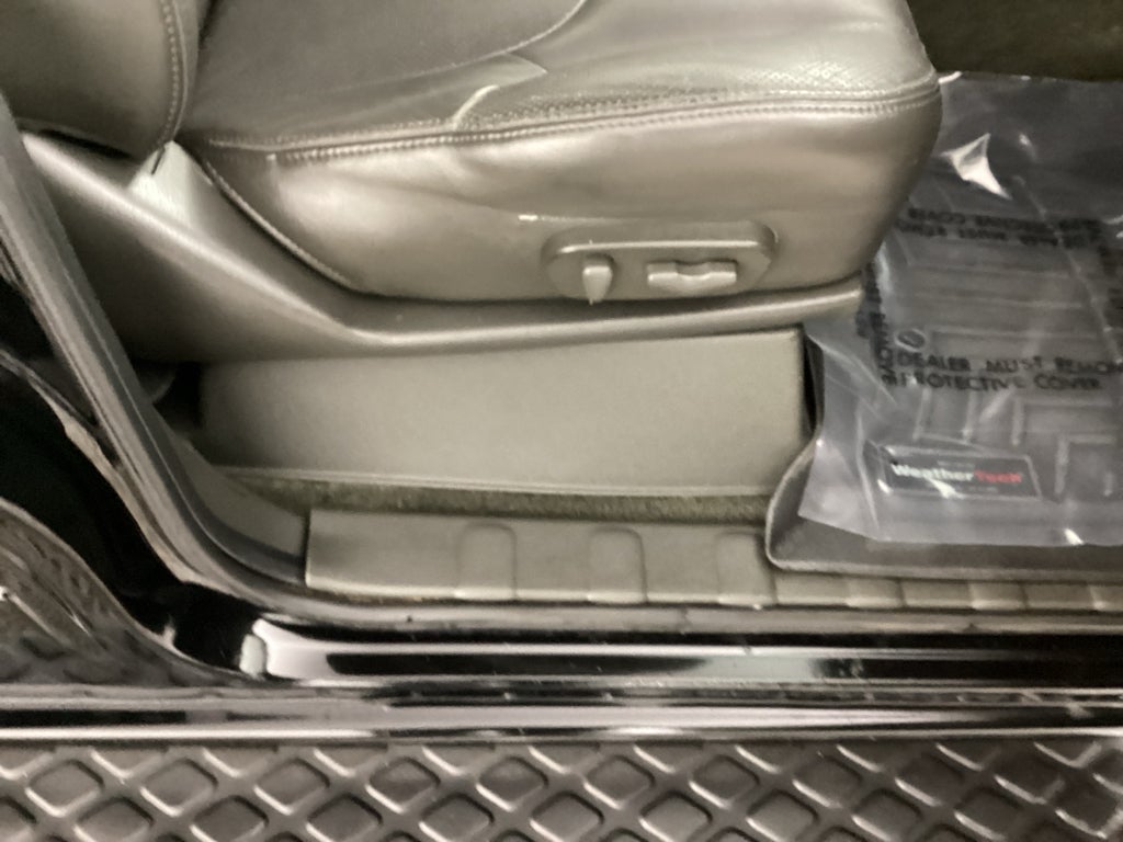 2012 Nissan Pathfinder Silver Edition