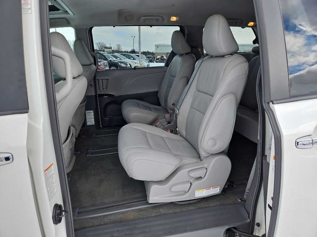 2016 Toyota Sienna XLE