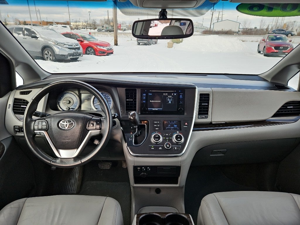 2016 Toyota Sienna XLE