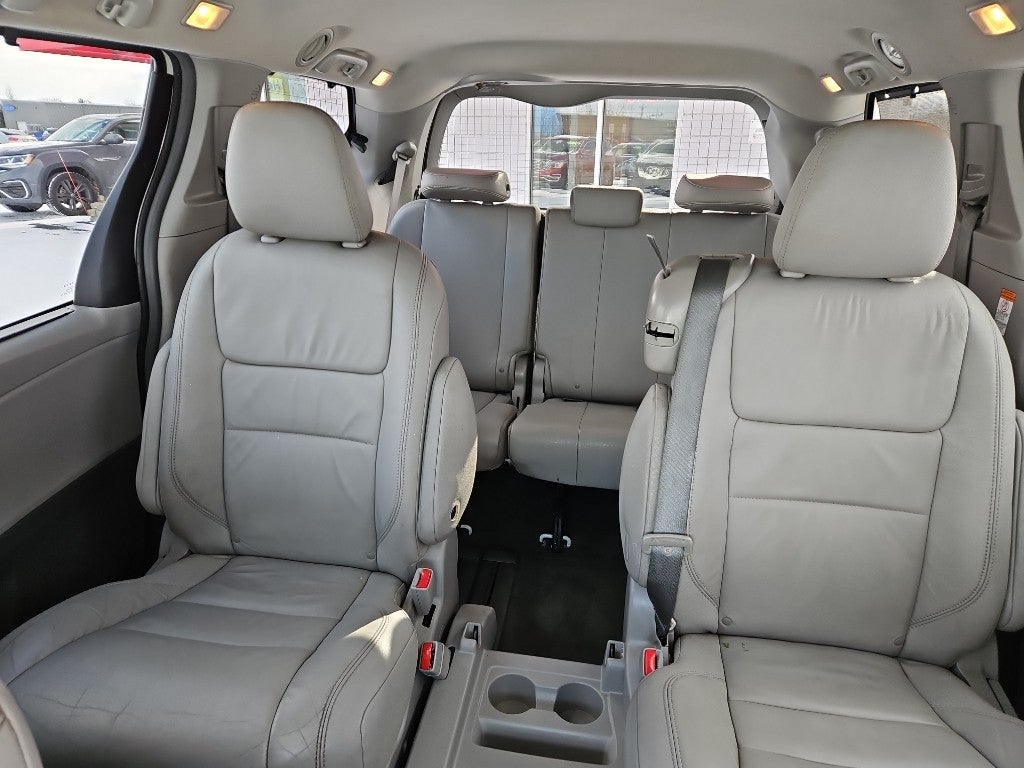 2016 Toyota Sienna XLE