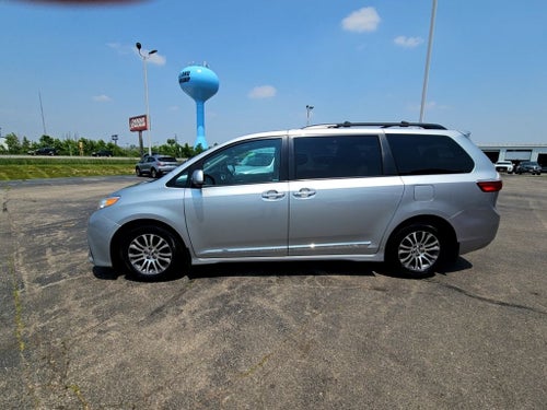 2020 Toyota Sienna XLE