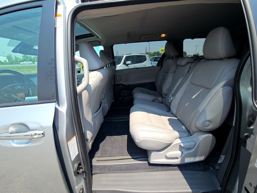 2020 Toyota Sienna XLE