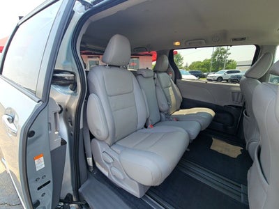 2020 Toyota Sienna XLE