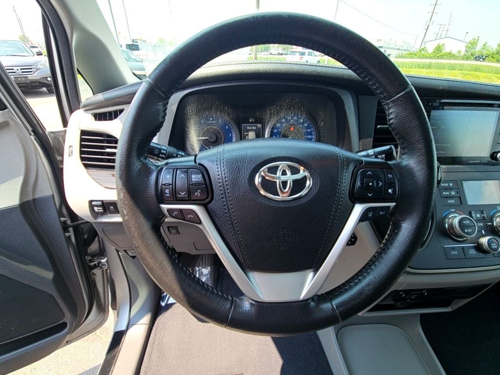 2020 Toyota Sienna XLE