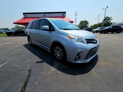 2020 Toyota Sienna XLE