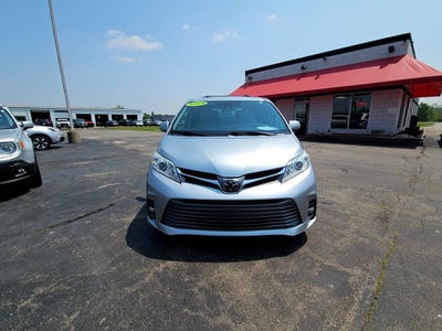 2020 Toyota Sienna XLE