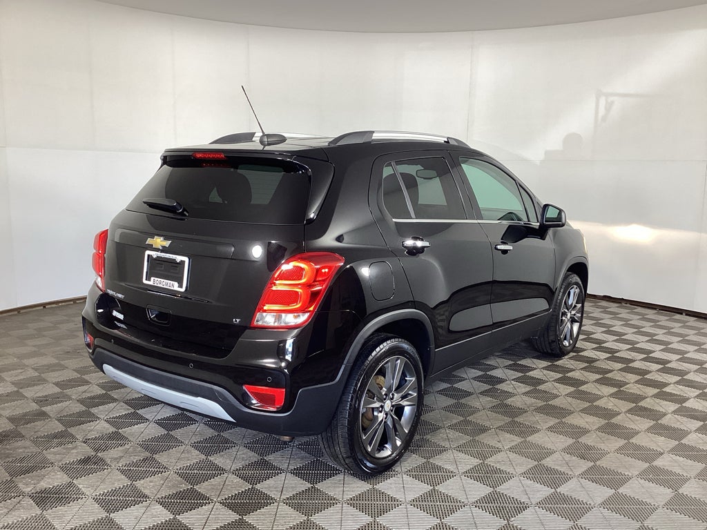 Used 2020 Chevrolet Trax LT with VIN KL7CJPSB3LB092468 for sale in Grandville, MI