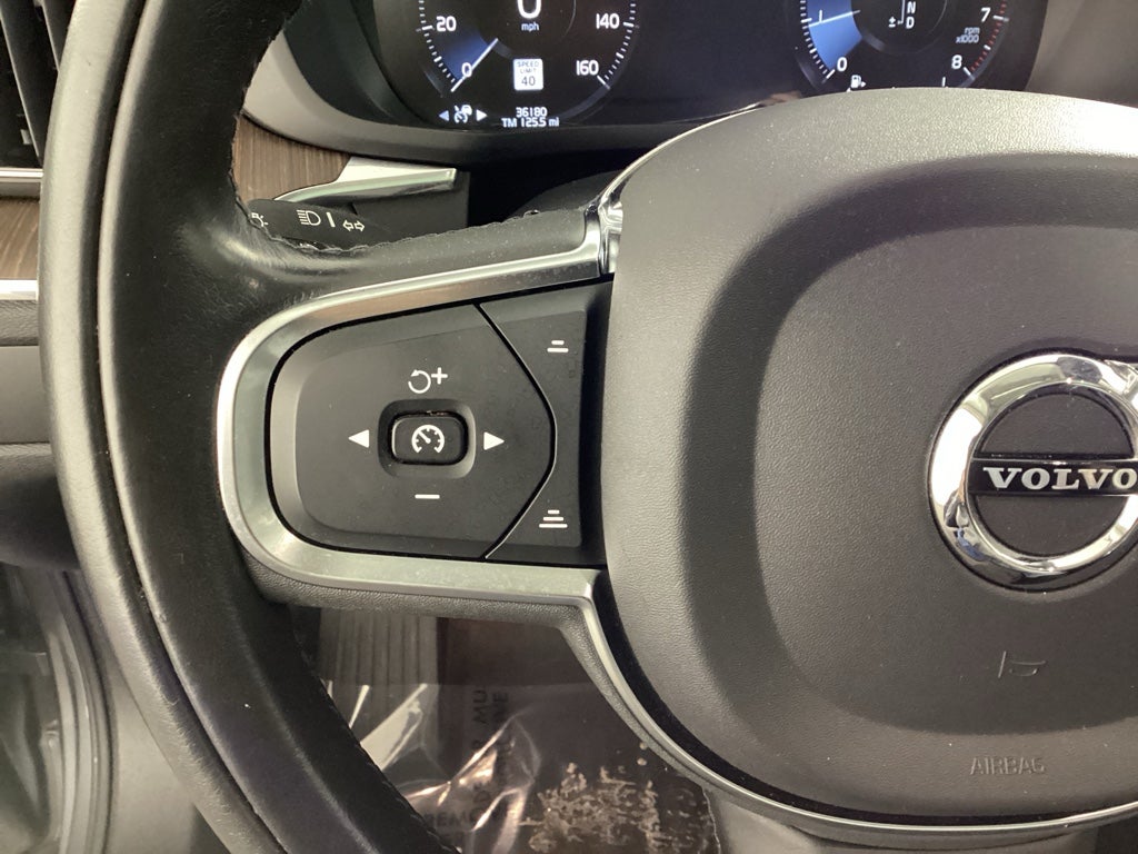 2021 Volvo XC60 Momentum