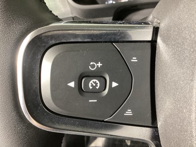 2021 Volvo XC40 Momentum