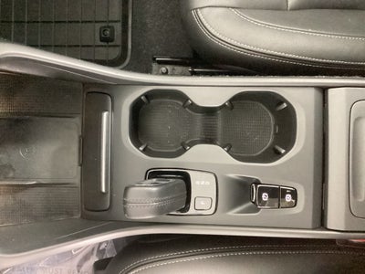2021 Volvo XC40 Momentum