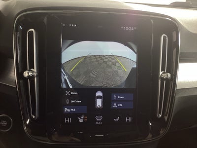 2021 Volvo XC40 Momentum
