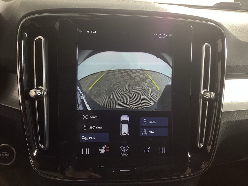 2021 Volvo XC40 Momentum