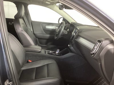2021 Volvo XC40 Momentum