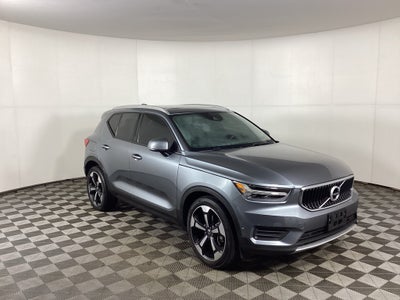 2019 Volvo XC40 Momentum