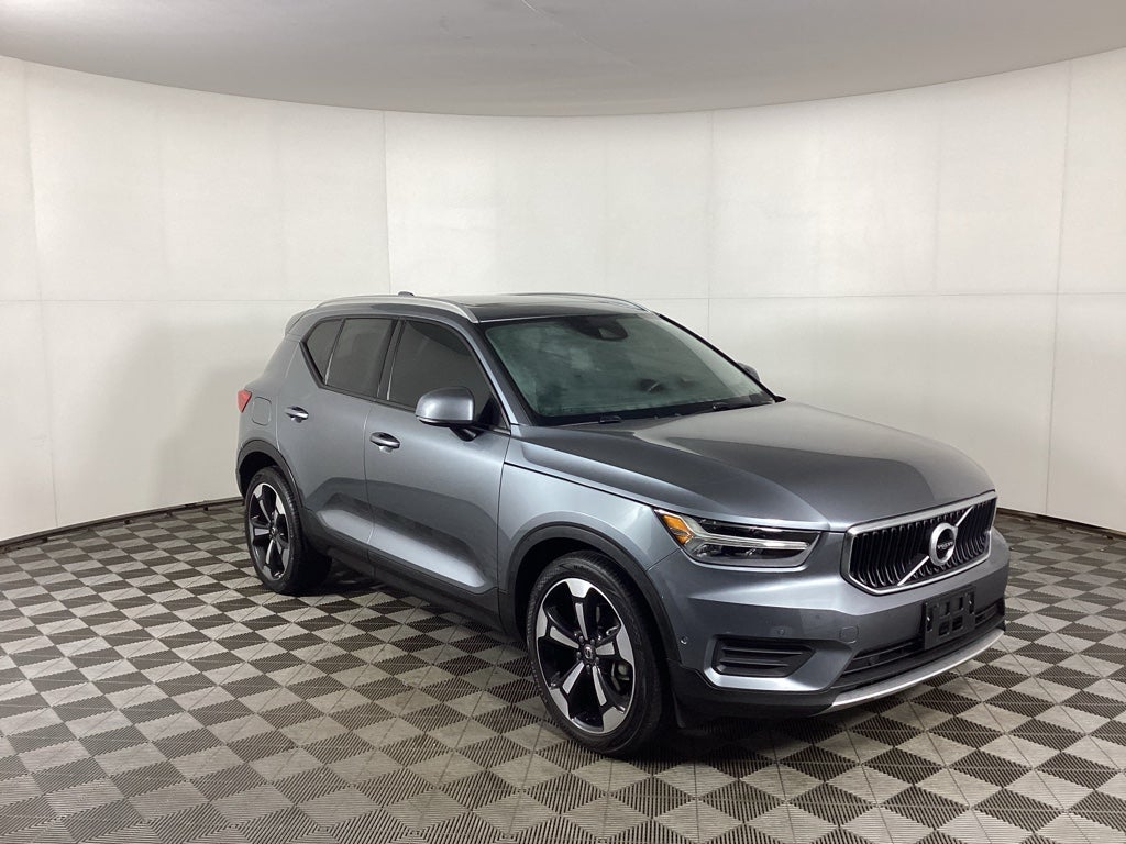 2019 Volvo XC40 Momentum