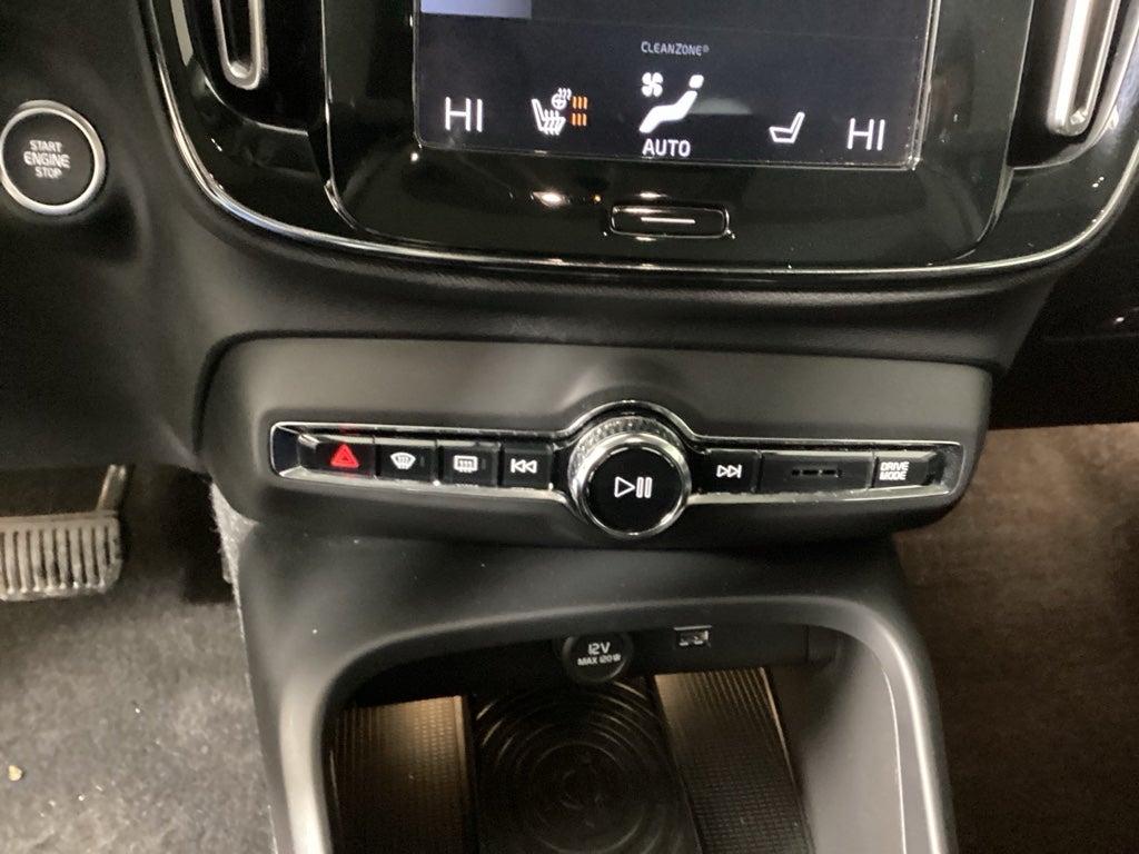 2019 Volvo XC40 Momentum