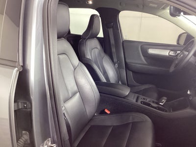 2019 Volvo XC40 Momentum